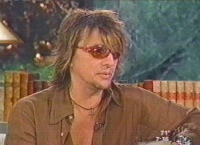 10573
